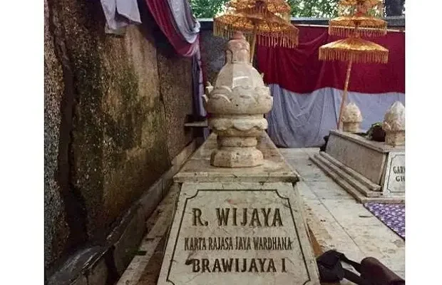Kisah Di Balik Misteri Makam Raden Wijaya Yang Pernah Di Datengi Oleh Pejabat Tinggi Negara