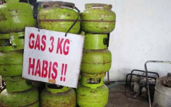 Akibat Langka Gas, Penjual Nasi Uduk di Cibarusah Ini Keliling Mencari Gas Sampai ke Perbatasan Bogor