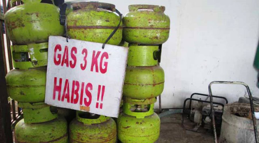 Akibat Langka Gas, Penjual Nasi Uduk di Cibarusah Ini Keliling Mencari Gas Sampai ke Perbatasan Bogor