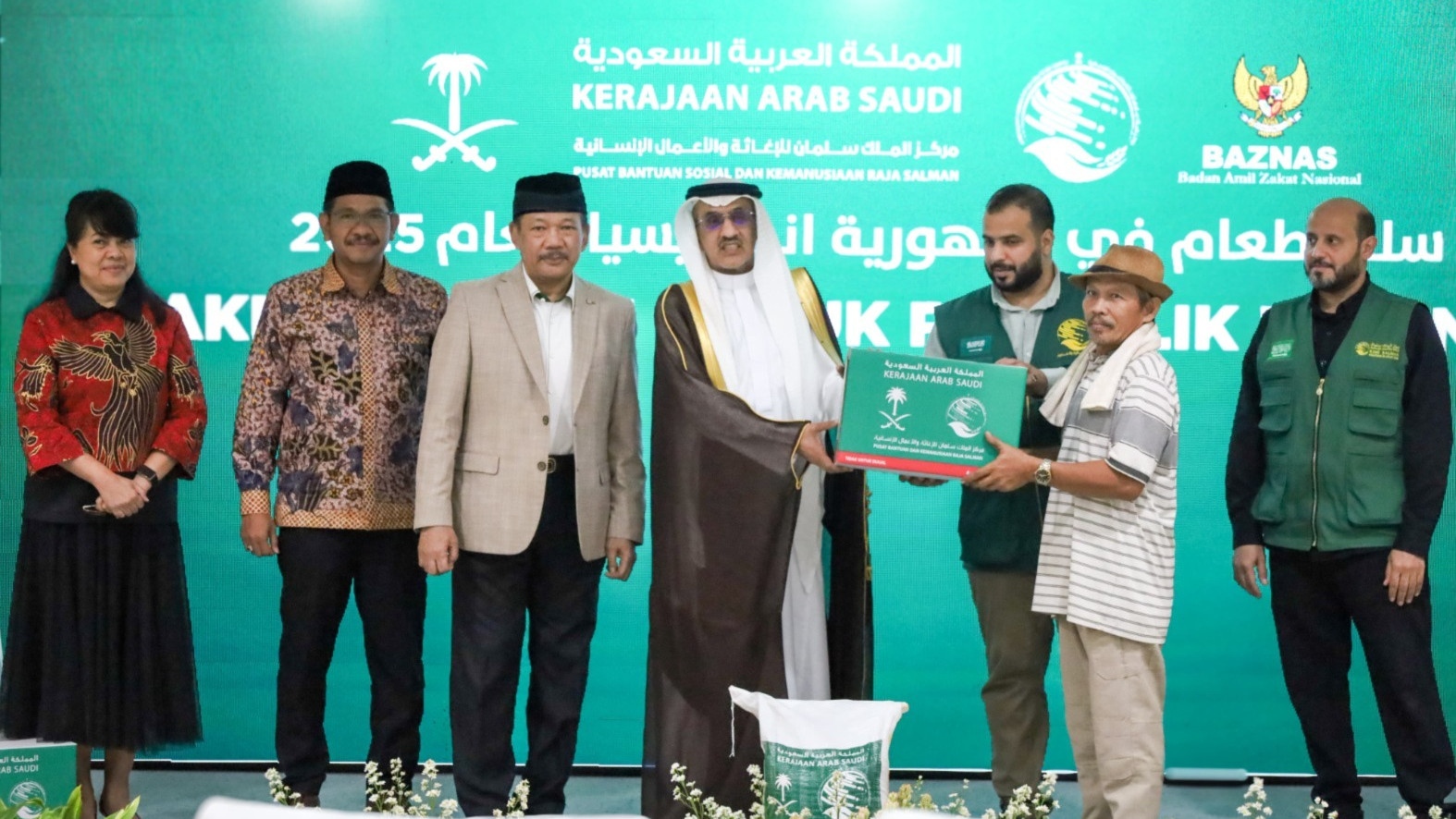 BAZNAS dan KSrelief Distribusikan 7.911 Paket Pangan Ramadan