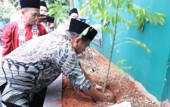 Tarhib Ramadan, Kemenag Bersih-bersih Masjid dan Tanam Satu Juta Pohon