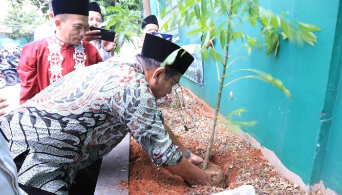 Tarhib Ramadan, Kemenag Bersih-bersih Masjid dan Tanam Satu Juta Pohon