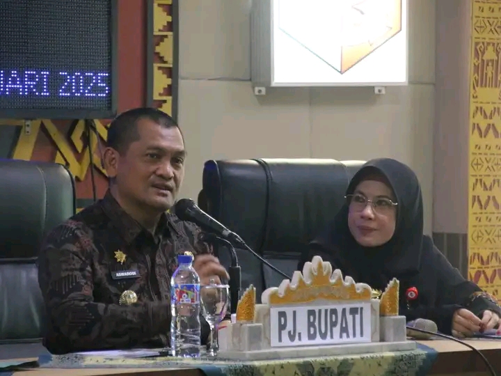 Pj, Bupati Lampung Utara Pimpin Rakor Penyusunan Roadmap Aksi Kolaborasi Penuntasan Sampah