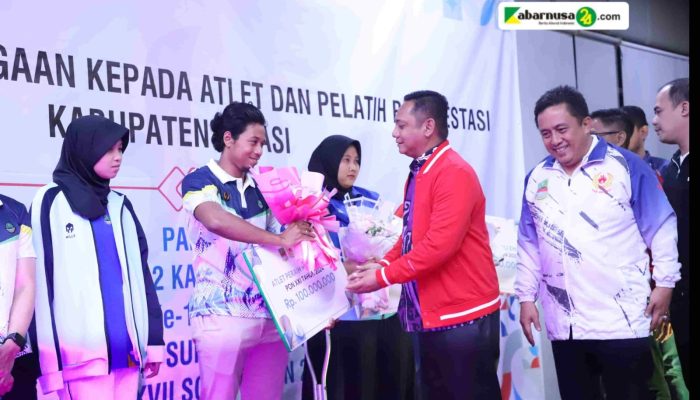 Pemkab Bekasi Salurkan Bonus Rp22 Miliar untuk Atlet dan Pelatih Berprestasi