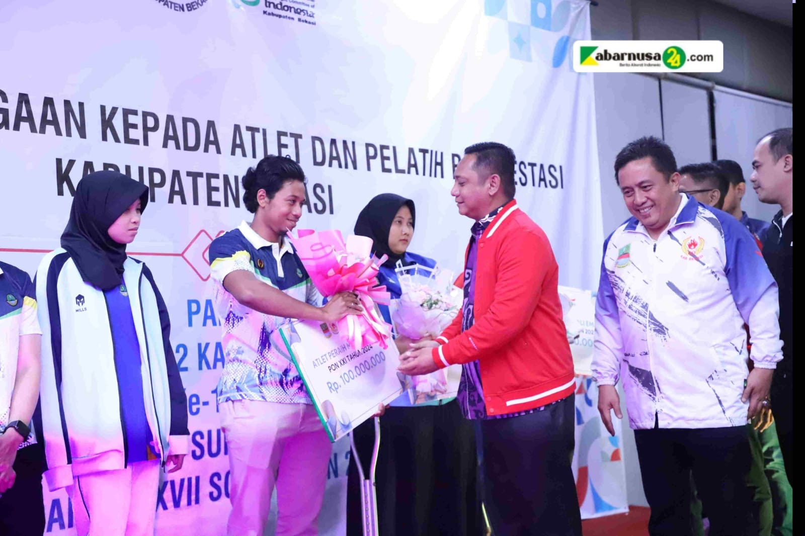 Pemkab Bekasi Salurkan Bonus Rp22 Miliar untuk Atlet dan Pelatih Berprestasi