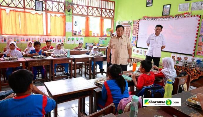 Presiden Prabowo Subianto Tinjau Pelaksanaan Makan Bergizi Gratis di Jakarta