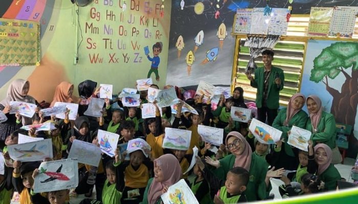 Seru Dan Kreatif Mahasiswa KKN Kelompok 251 Menggelar Kegiatan Mewarnai Dan Bermain Bersama di TK AL-MAWADDAH