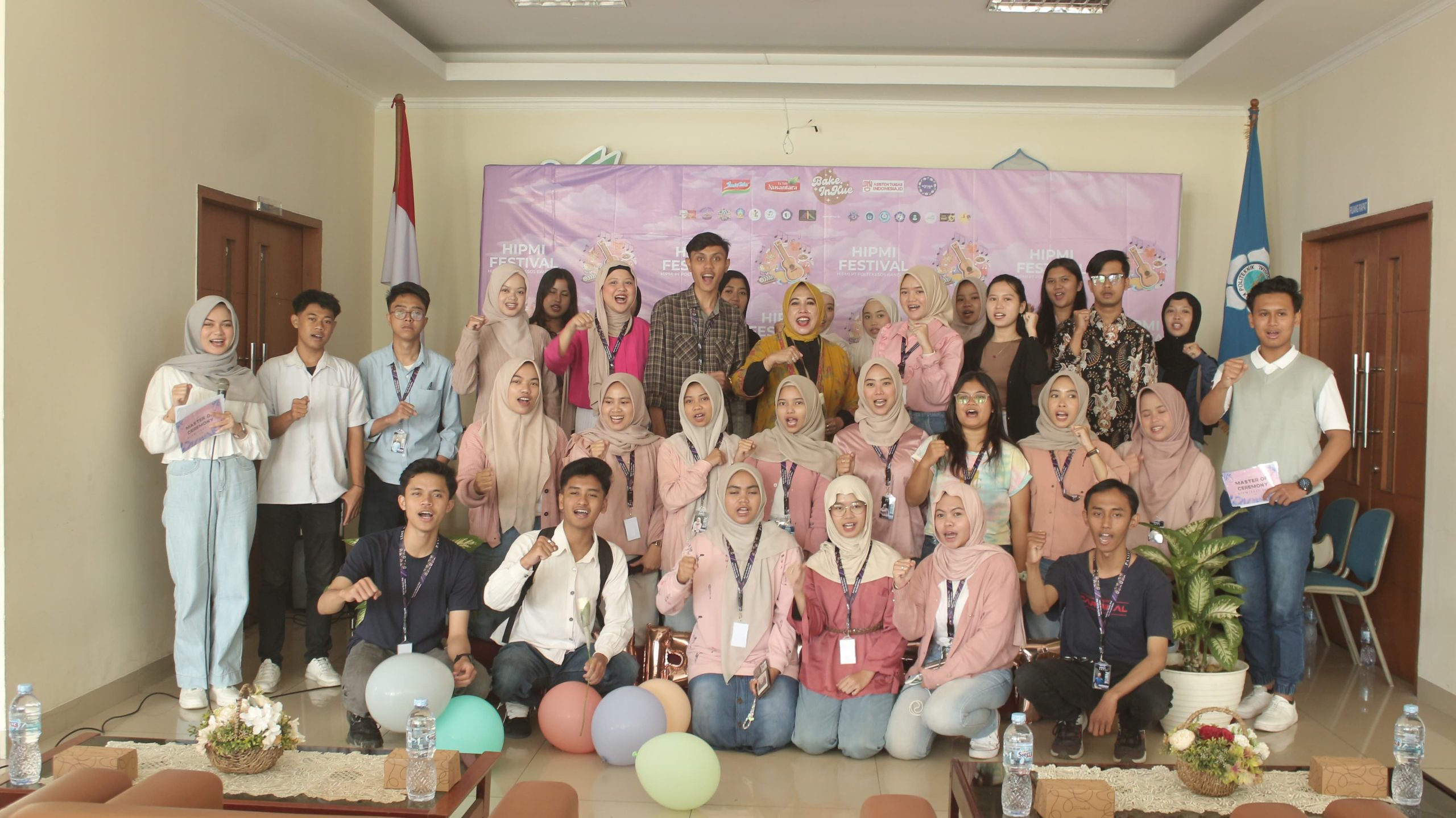 "Hipmi Poltekesos Bandung Menggelar Acara Festival Bazzar Umkm 2025, Dengan Tema Build Your Business With Cheerfull Habbits"