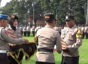 Dua Anggota Polres Bondowoso Mendapatkan Penghargaan Kapolres