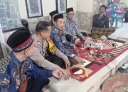 Turut Berdukacita, Anggota Polsek Serang Baru Hadiri Doa Bersama di Rumah Duka Ujang Bayu Sugara yang Meninggal Akibat Ditusuk Tetangganya