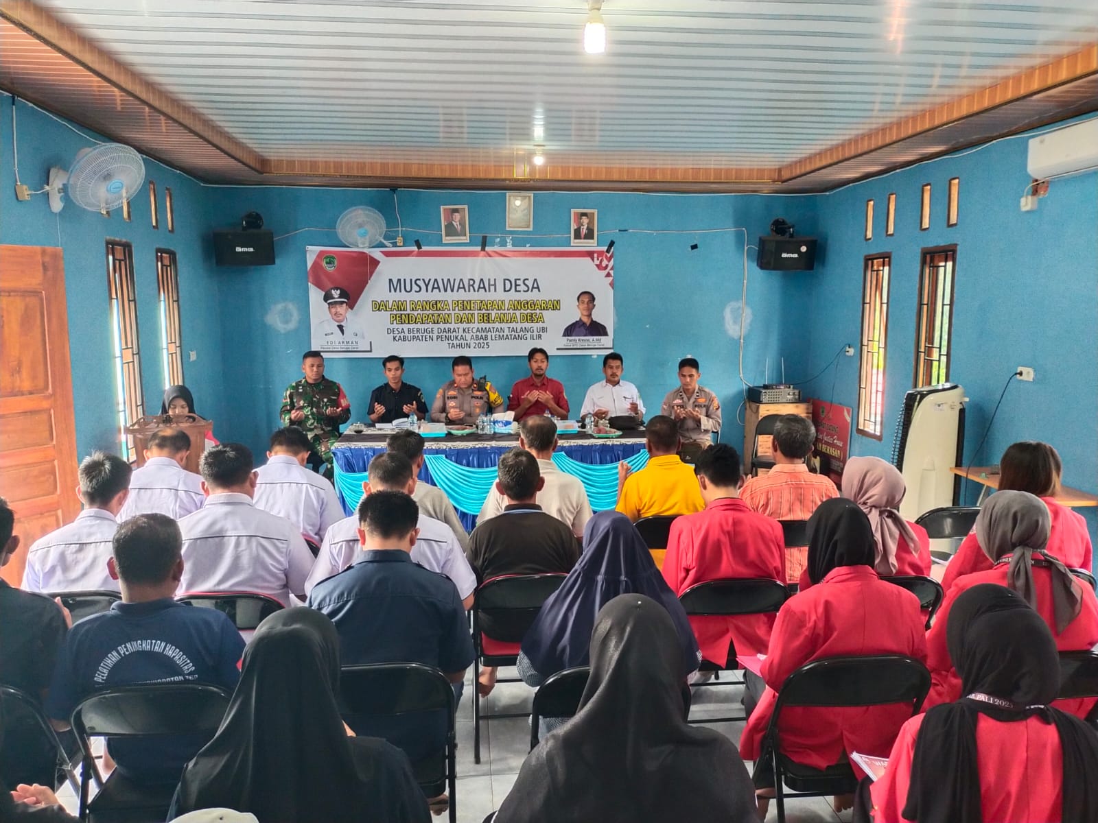 MUSYAWARAH DESA PENETAPAN APBDES DESA BERUGE DARAT TAHUN 2025 BERLANGSUNG LANCAR DAN KONDUSIF