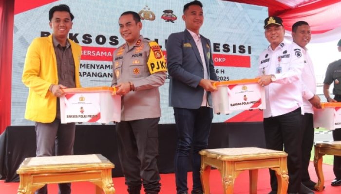 Bersama Unsur Mahasiswa Dan OKP, Kapolda Sumsel Melepaskan Baksos Polri Sebanyak 4200 Paket Sembako