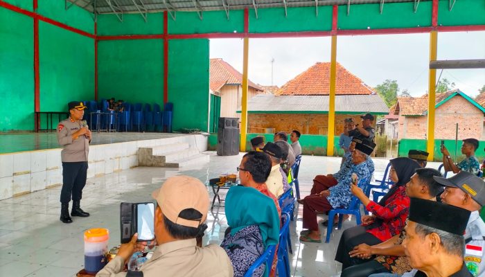 Kapolres PALI, AKBP Khairu Nasrudin, S.I.K., MH, Menggelar kegiatan Jumat Curhat di Desa Tanjung Dalam