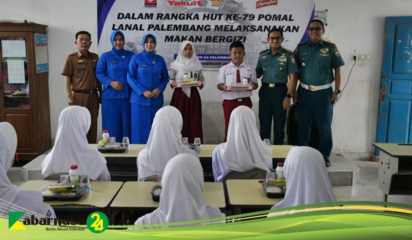 Peringati HUT Pomal ke-79, Lanal Palembang Gelar Makan Siang Bergizi ke Siswa SD