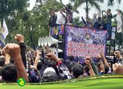 Ketum Laskar NKRI dan Barak Idonesia saat Orasi di depanPT. Daido Indonesia Manufacturing di Kawasan Indotaise@Kabarnusa24.com