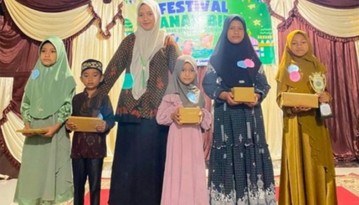 Cerdas Beriman dan Berprestasi, Mahasiswa KKN kelompok 49 Sukses Menggelar Festival Anak Bie