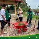 Gotong Royong Mahasiswa KKN dan Masyarakat Cut Mamplam, Wujudkan Gampong Bersih dan Nyaman