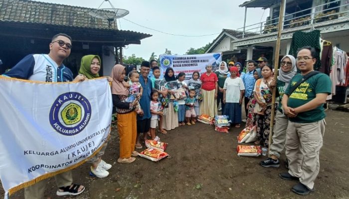 Medan Yang Sulit Dan Ekstrim Tidak Menyurutkan Langkah KAUJE KORDA Bondowoso Lakukan Aksi Kemanusiaan Bagi Korban Banjir Bandang