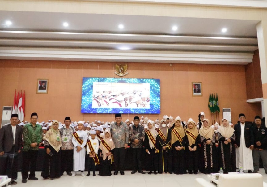 Pj Bupati Bekasi Hadiri Wisuda Akbar Tahfiz FK-RTQ 2025