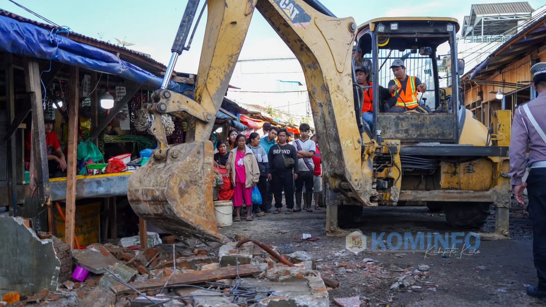 Pemerintah Kabupaten Karo Lakukan Penertiban di Pusat Pasar Berastagi