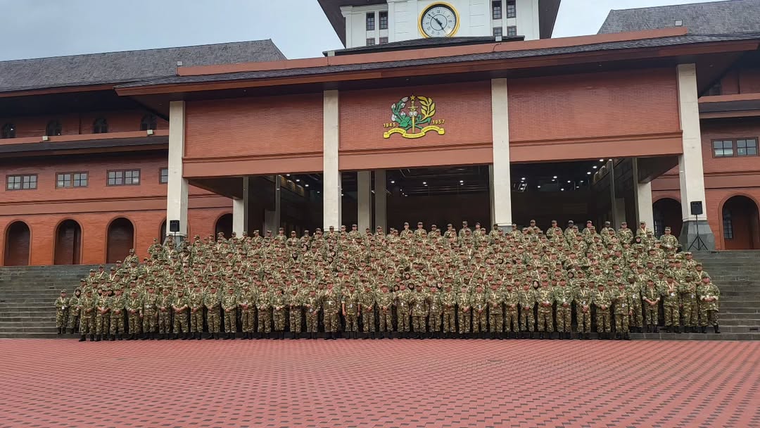 Usai dilantik oleh Presiden RI Prabowo Subianto, Bupati Karo, Brigjen Pol (Purn) DR. dr. Antonius Ginting, Sp.OG, M.Kes, Memastikan kesiapannya mengikuti pembekalan yang akan berlangsung dari 21-28 Februari 2025 tersebut.