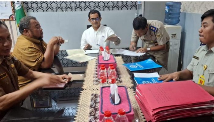 Plt Kepala Kantor Pertanahan kabupaten Aceh Tenggara Serahkan 14 Persil Sertifikat Tanah Milik Pemda