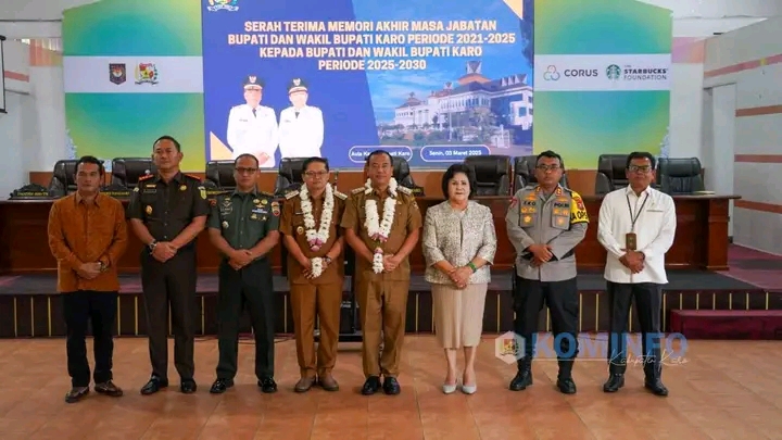 Serah Terima Memori Akhir Masa Jabatan Bupati dan Wakil Bupati Karo Periode 2021-2024 Kepada Bupati dan Wakil Bupati Periode 2025-2030