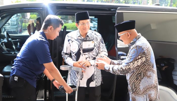 Menag: Bantu Korban Banjir Bekasi Saat Ramadan, Pahalanya Berlipat Ganda