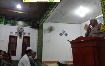 Sholat Tarawih Dengan Warga, Bhabinkamtibmas  Polsek Sungkai Selatan  Beri Himbauan  Kamtibmas