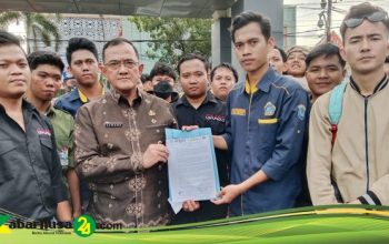 Arogan Sumsel Unjuk Rasa Di kantor Gubernur