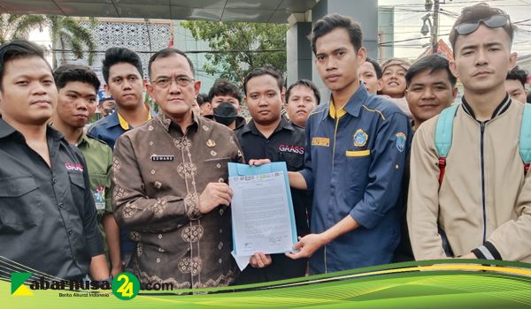 Arogan Sumsel Unjuk Rasa Di kantor Gubernur