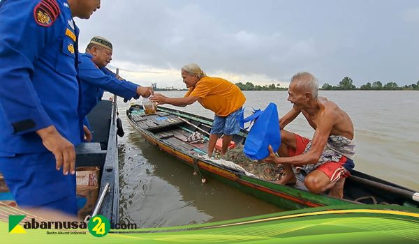 Ditpolairud Polda Sumsel Berbagi Kebahagiaan Ramadan Bersama Masyarakat Nelayan@Kabarnusa2.com