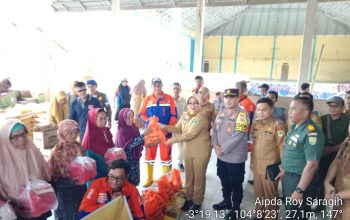 Pemkab PALI Salurkan Bantuan untuk Korban Banjir di Desa Curup, Aparat Pastikan Keamanan dan Ketepatan Distribusi