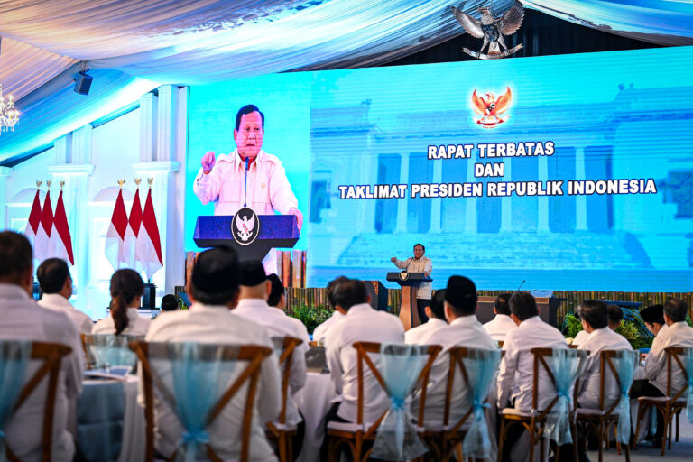 Pimpin Rapat Terbatas di Istana, Presiden Prabowo Fokuskan pada Pendidikan hingga Ekonomi Desa