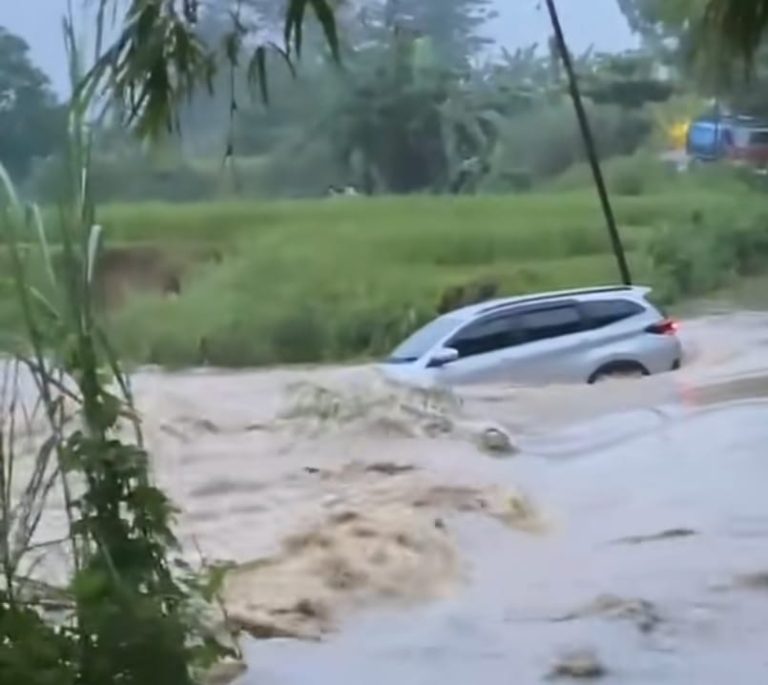 Awal Tugas Perdana Bupati Kabupaten Bekasi Disambut Banjir Besar di 13 Kecamatan