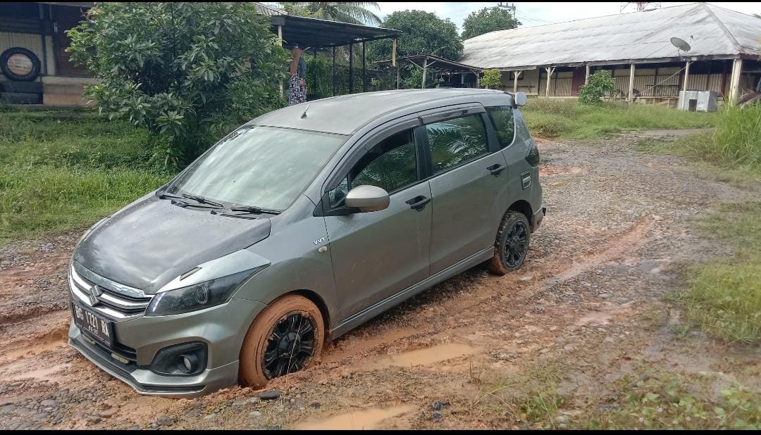 Jalan komplek Aspol Rusak, Penghuni Minta Adanya Perbaikan