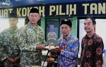 Semangat Kebersamaan dan Pengabdian : Tasyakuran HUT Ke- 64 Kostrad di Yonif 514/SY