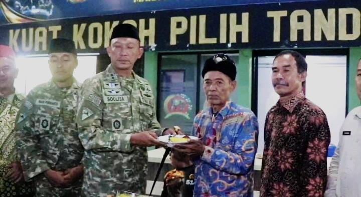 Semangat Kebersamaan dan Pengabdian : Tasyakuran HUT Ke- 64 Kostrad di Yonif 514/SY