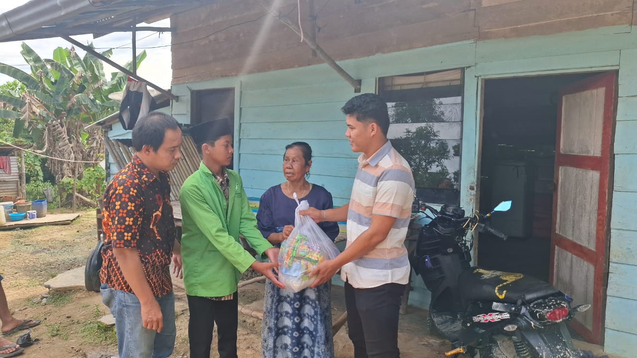 Polres PALI Gelar Bakti Sosial Ramadhan, Mahasiswa dan Masyarakat Terima Bantuan Sembako
