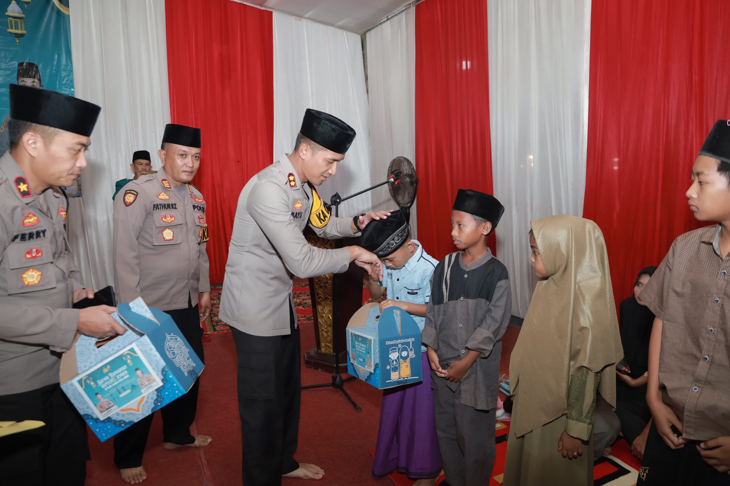 Tebar Kebaikan di Bulan Ramadhan, Polres Jember Santuni Anak Yatim