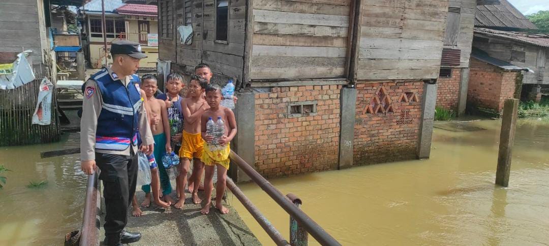 Polsek Talang Ubi Melakukan Monitoring Daerah Rawan Banjir