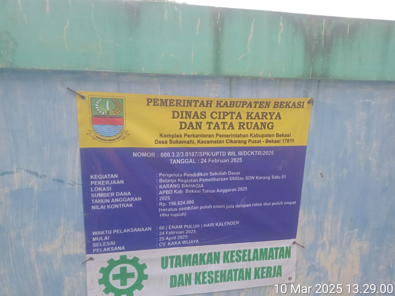 Keterangan Gambar: foto papan kegiatan proyek SDN karangsatu01 Arsip dokumentasi media Kabarnusa24.com (Raga R. Wijaya).