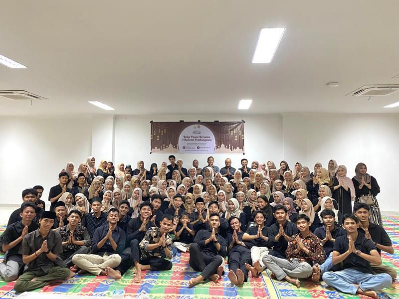 Himep mengadakan buka puasa bersama dan berbagi takjil dibulan suci Ramadhan