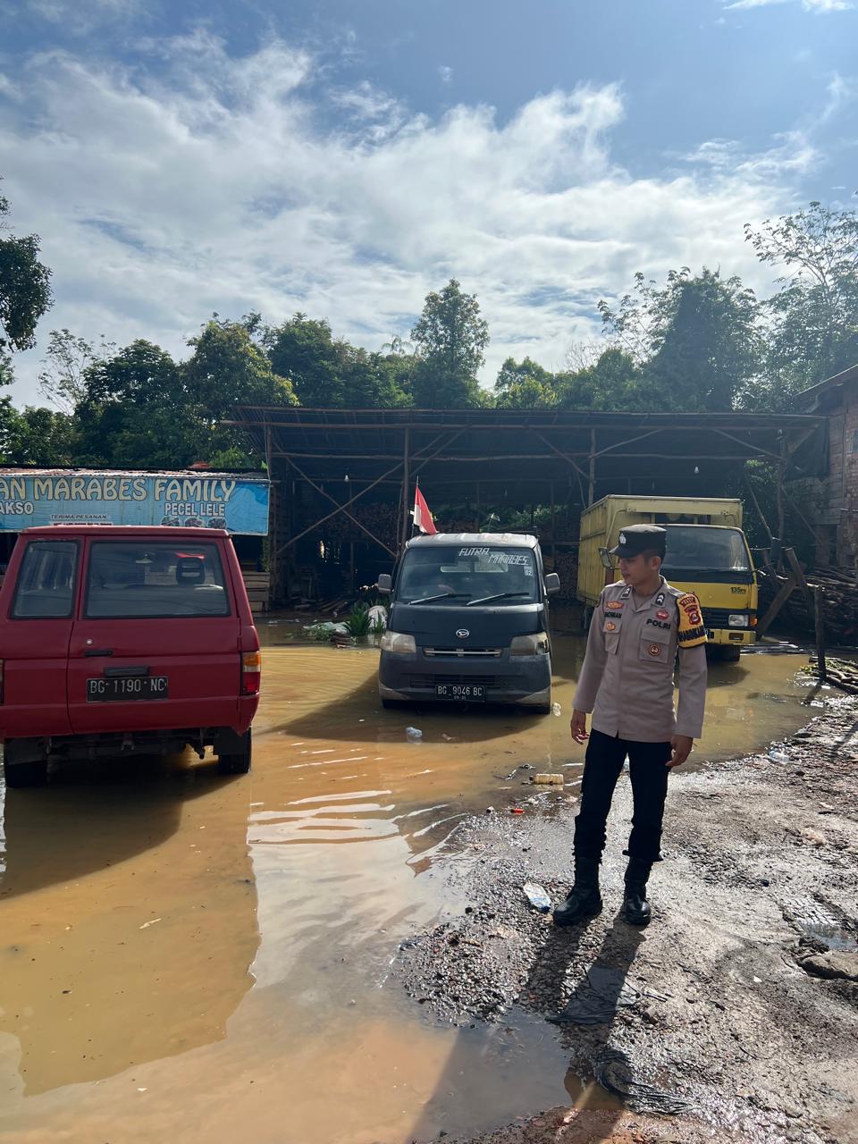 Polsek Talang Ubi Melakukan Monitoring ke Sejumlah Daerah Rawan Banjir