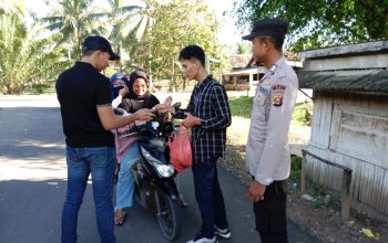 POLSEK TANAH ABANG GELAR KEGIATAN BERBAGI TAKJIL UNTUK MASYARAKAT