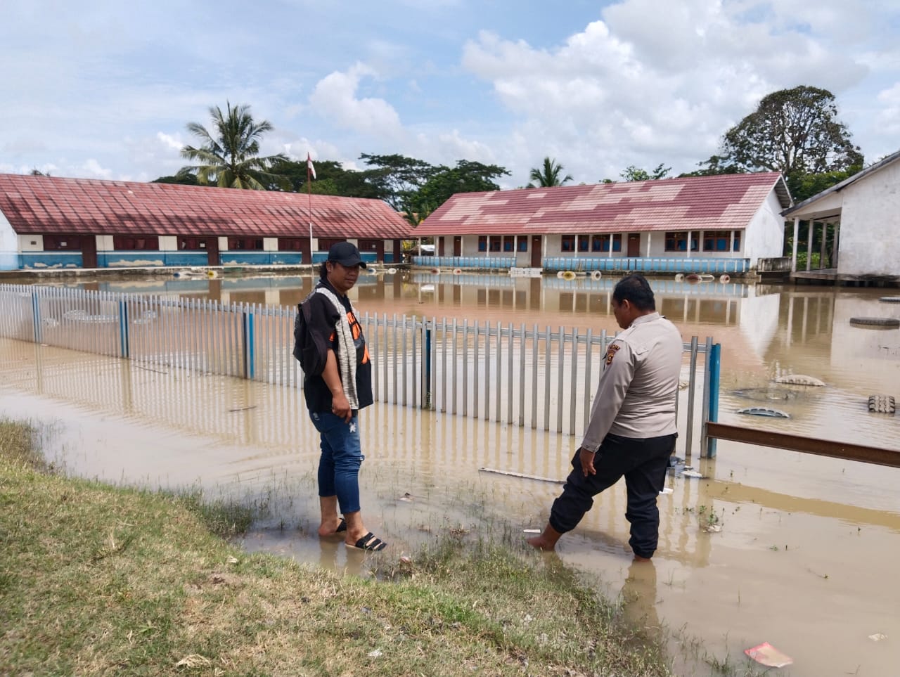 11 Desa di Kecamatan Tanah Abang Terendam Banjir, Dengan kondisi Yang Semakin Mengkhawatirkan.