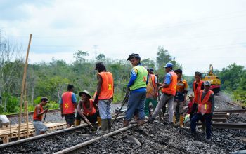 Jelang Angkutan Lebaran Idul Fitri 2025, KAI Divre III Intensifkan Perawatan Sarana Prasarana dan Catat 47.533 Tiket Terjual