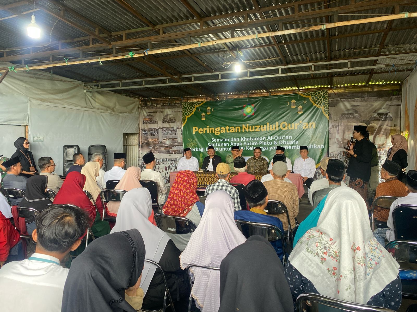 "Dalam Rangka Memperingati Malam Nuzulul Qur'an Yayasan Taman Belajar Al-Afifiyah Berbagi 1000 Beras Serta Santunan Anak Yatim Dhuafa"