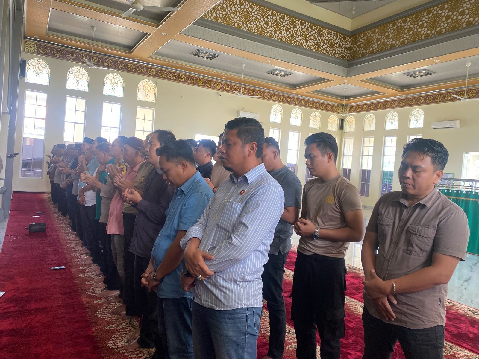 Polres PALI Menggelar Shalat Ghaib. di Masjid Jami' Assadiyah