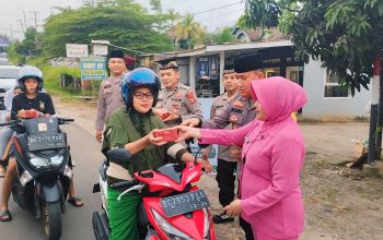 POLSEK TALANG UBI DAN BHAYANGKARI GELAR BAKTI SOSIAL PEMBAGIAN TAKJIL, WUJUD KEPEDULIAN DI BULAN RAMADAN